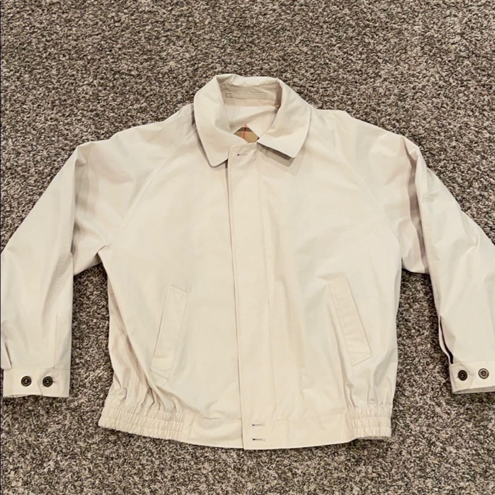 Men’s M Burberry Rain Coat Worn Once - Medium